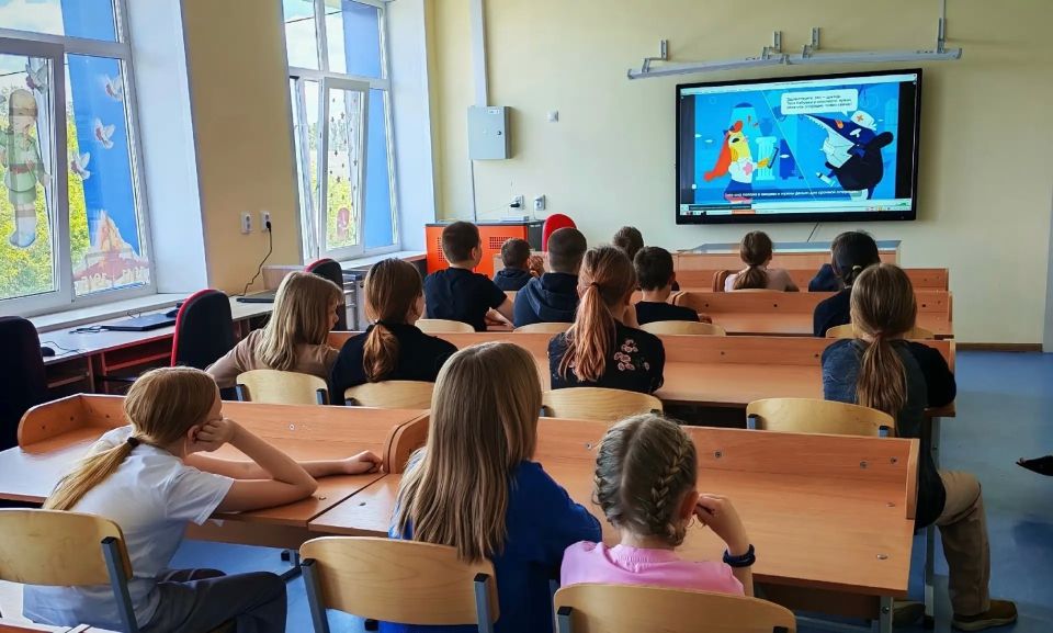 На «Цифровом ликбезе» школьники Курганской области научились защищаться от телефонных мошенников На «Цифровом ликбезе» школьники Курганской области научились защищаться от телефонных мошенников