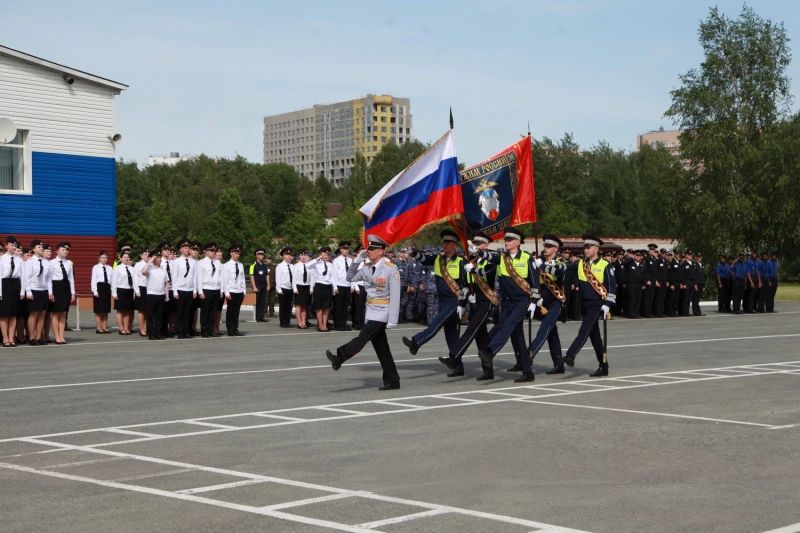 12 молодых сотрудников пополнят полицейские ряды в Курганской области 12 молодых сотрудников пополнят полицейские ряды в Курганской области
