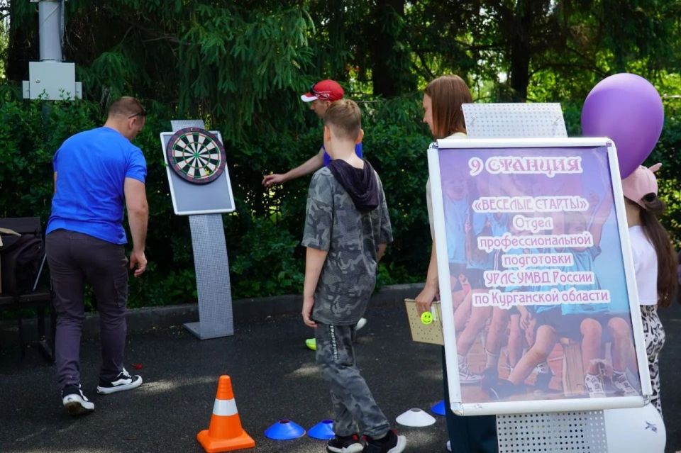 В Центральном парке культуры и отдыха г. Кургана состоялось праздничное мероприятие «Один день с полицией» В Центральном парке культуры и отдыха г. Кургана состоялось праздничное мероприятие «Один день с полицией»