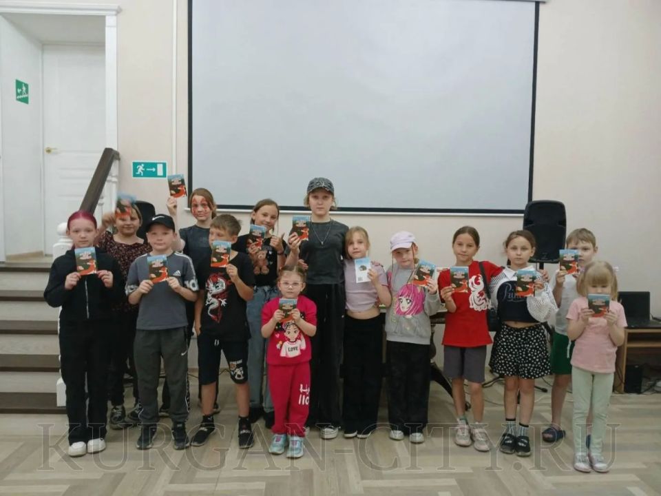 Наступило лето, а это значит у курганских подростков появилось больше времени, чтобы использовать его для чтения книг, игр с друзьями и отдыха Наступило лето, а это значит у курганских подростков появилось больше времени, чтобы использовать его для чтения книг, игр с друзьями и отдыха