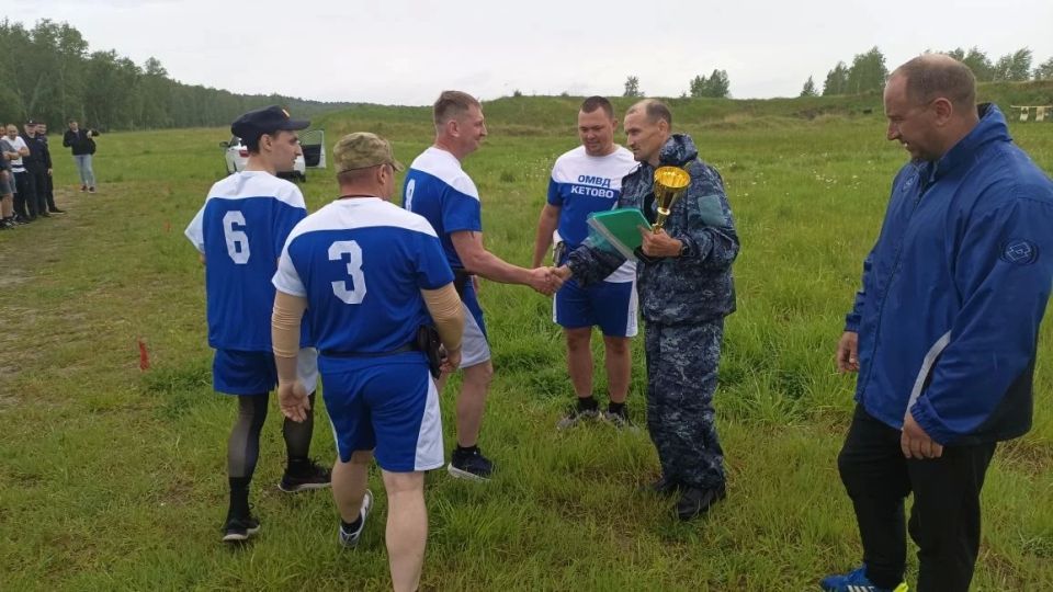 На спортивной базе «Динамо» определили сильнейших в летнем служебном биатлоне На спортивной базе «Динамо» определили сильнейших в летнем служебном биатлоне