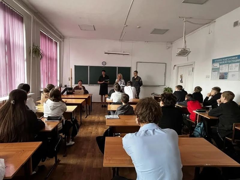 Транспортные полицейские провели курс профилактических встреч в рамках акции «Уступи дорогу поездам» Транспортные полицейские провели курс профилактических встреч в рамках акции «Уступи дорогу поездам»