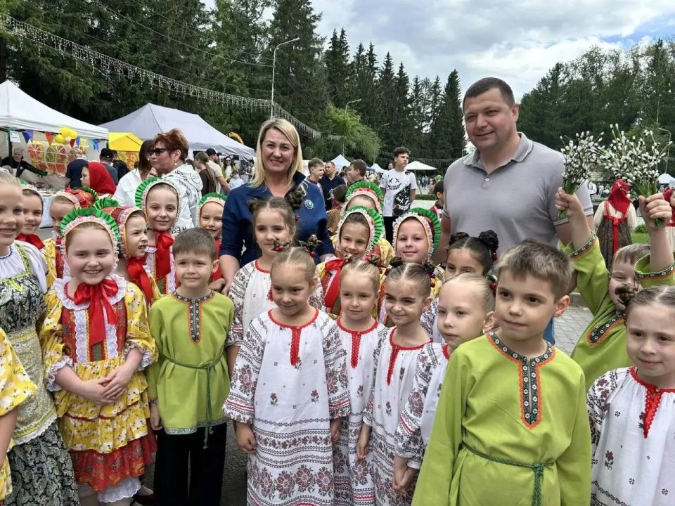 Антон Науменко: Заглянули и в сам парк. Сегодня в Кургане проходит 4-ый по счету гастрономический фестиваль «Курганская каралька» Антон Науменко: Заглянули и в сам парк. Сегодня в Кургане проходит 4-ый по счету гастрономический фестиваль «Курганская каралька»