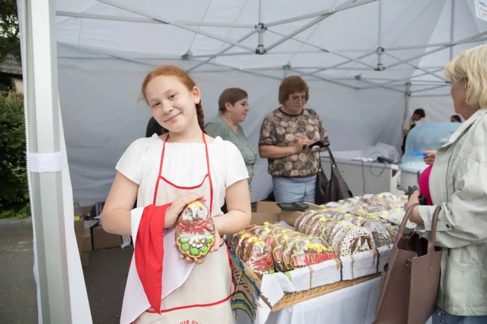 Антон Науменко: Заглянули и в сам парк. Сегодня в Кургане проходит 4-ый по счету гастрономический фестиваль «Курганская каралька» Антон Науменко: Заглянули и в сам парк. Сегодня в Кургане проходит 4-ый по счету гастрономический фестиваль «Курганская каралька»