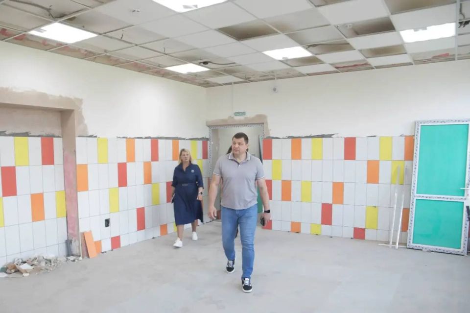 Антон Науменко: Субботний объезд сегодня в основном прошел по школам, где в этом году ведется капитальный ремонт Антон Науменко: Субботний объезд сегодня в основном прошел по школам, где в этом году ведется капитальный ремонт