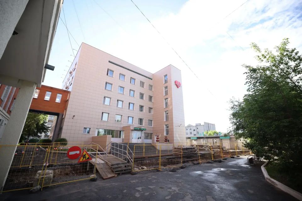 В Кургане приступают к обновлению старого здания поликлиники областной больницы В Кургане приступают к обновлению старого здания поликлиники областной больницы