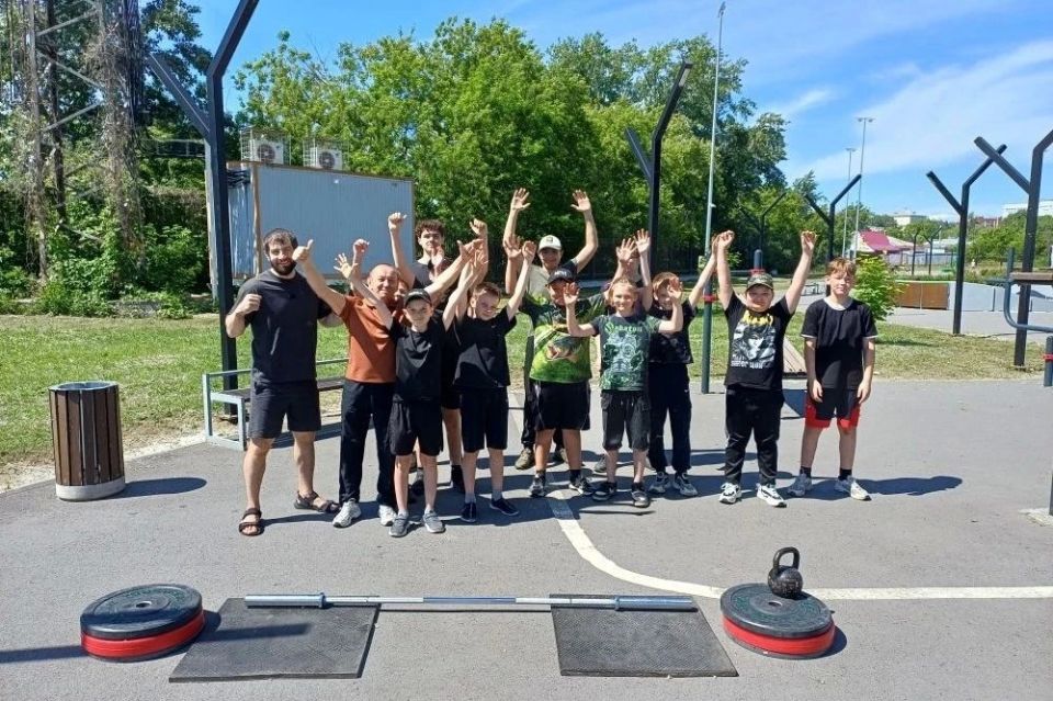 В Кургане продолжается масштабный спортивный проект «СпортЛето» — череда ярких мероприятий, призванная зарядить горожан энергией, позитивом и любовью к активному образу жизни В Кургане продолжается масштабный спортивный проект «СпортЛето» — череда ярких мероприятий, призванная зарядить горожан энергией, позитивом и любовью к активному образу жизни