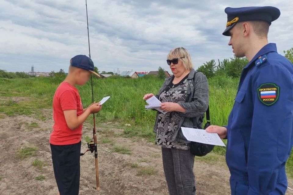 В Кургане продолжается цикл профилактических рейдов по местам возможного купания горожан В Кургане продолжается цикл профилактических рейдов по местам возможного купания горожан