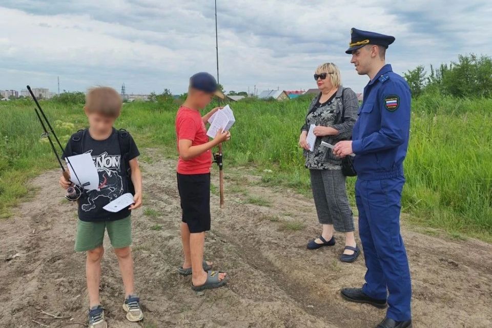 В Кургане продолжается цикл профилактических рейдов по местам возможного купания горожан В Кургане продолжается цикл профилактических рейдов по местам возможного купания горожан