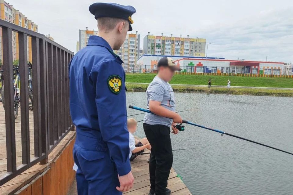 В Кургане продолжается цикл профилактических рейдов по местам возможного купания горожан В Кургане продолжается цикл профилактических рейдов по местам возможного купания горожан