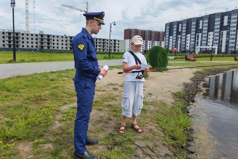 В Кургане продолжается цикл профилактических рейдов по местам возможного купания горожан В Кургане продолжается цикл профилактических рейдов по местам возможного купания горожан