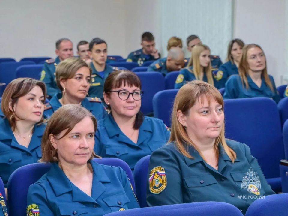 В Главном управлении МЧС России по Курганской области прошла встреча с участником СВО и уполномоченной по правам человека региона В Главном управлении МЧС России по Курганской области прошла встреча с участником СВО и уполномоченной по правам человека региона