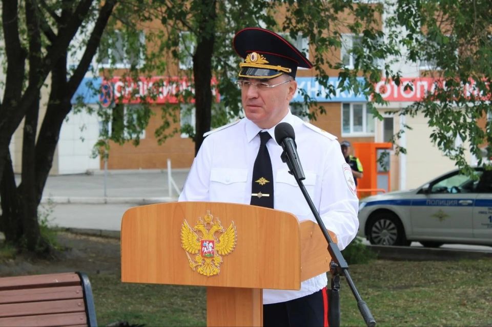 В преддверии Дня России в региональном УМВД молодым сотрудникам вручили первые специальные звания В преддверии Дня России в региональном УМВД молодым сотрудникам вручили первые специальные звания
