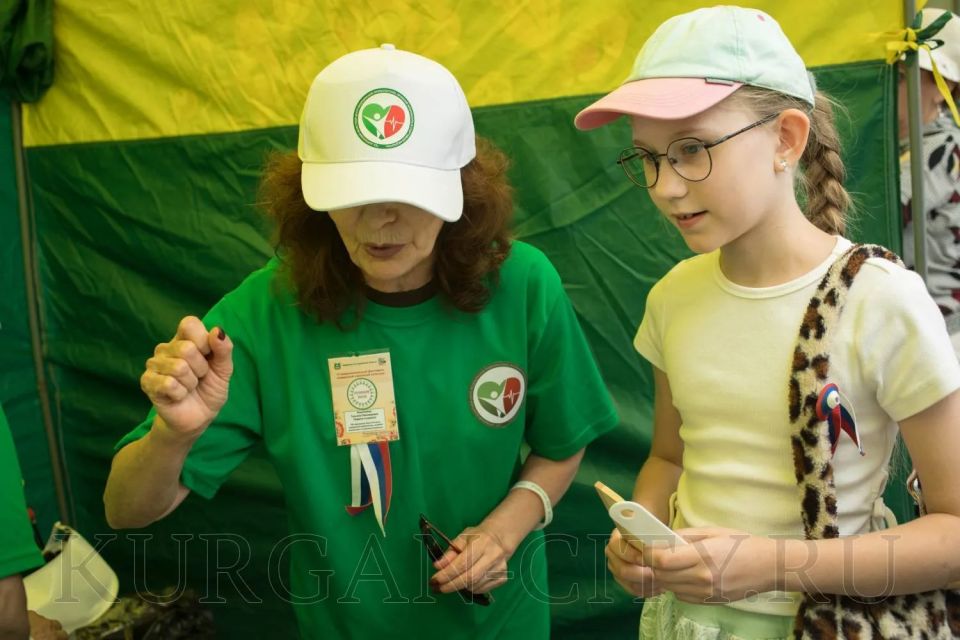 Сегодня на Троицкой площади, где проходит фестиваль славянской и казачьей культуры «Русское поле», прошла выездная акция «Будь здоров!», во время которой жители смогли проверить свое здоровье Сегодня на Троицкой площади, где проходит фестиваль славянской и казачьей культуры «Русское поле», прошла выездная акция «Будь здоров!», во время которой жители смогли проверить свое здоровье