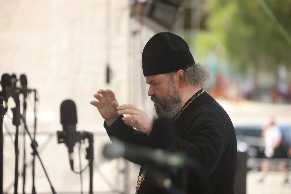 Вадим Шумков: Сегодня на Троицкой площади выступил хор Свято-Троицкой Сергиевой лавры Вадим Шумков: Сегодня на Троицкой площади выступил хор Свято-Троицкой Сергиевой лавры