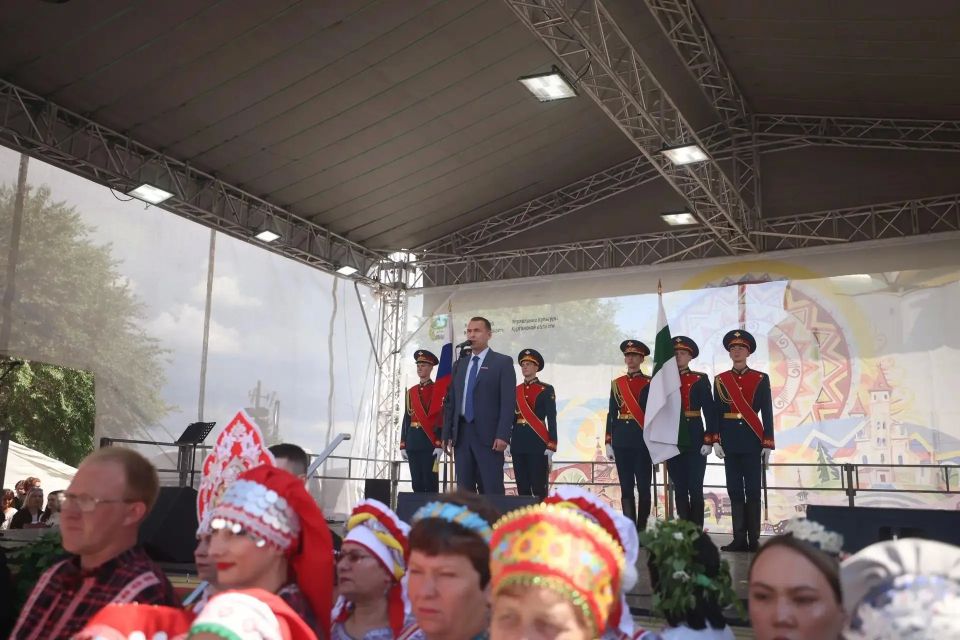 Вадим Шумков: С праздником вас, дорогие друзья Вадим Шумков: С праздником вас, дорогие друзья