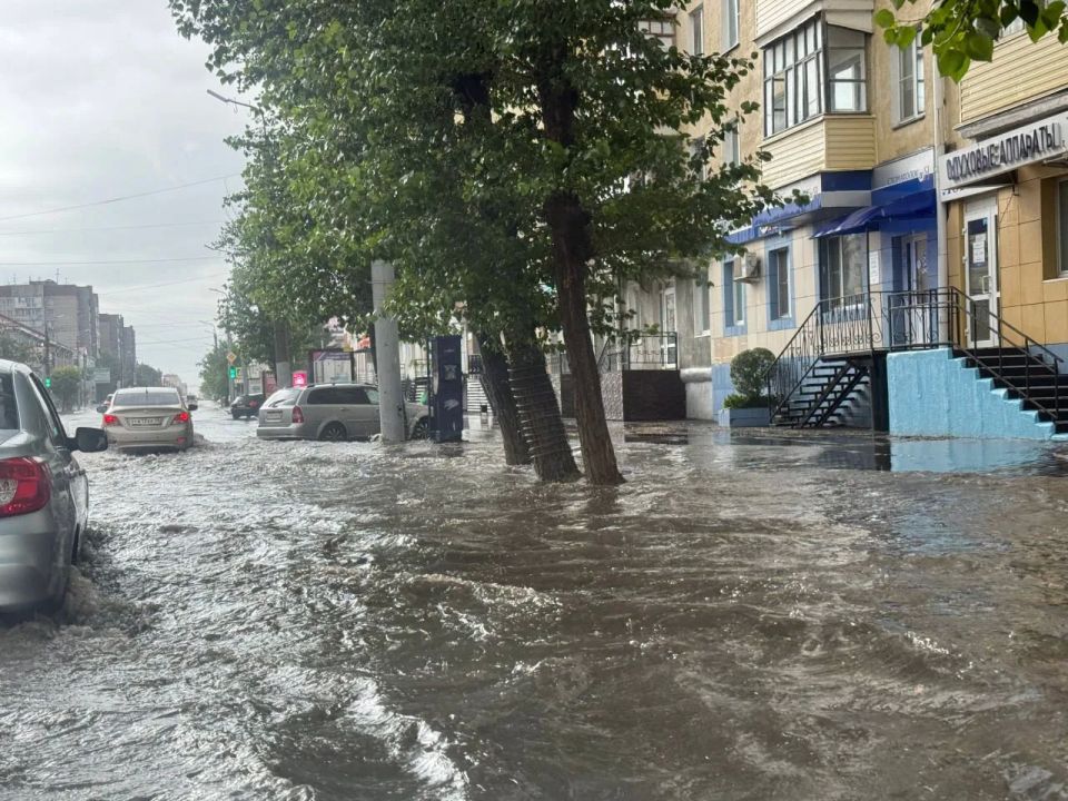 Курган заливает сильным ливнем Курган заливает сильным ливнем