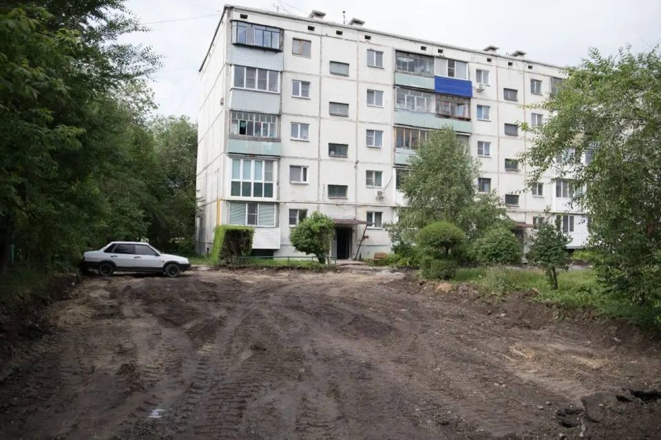 Антон Науменко: Также проверили ремонты дорог, дворов и общее благоустройство