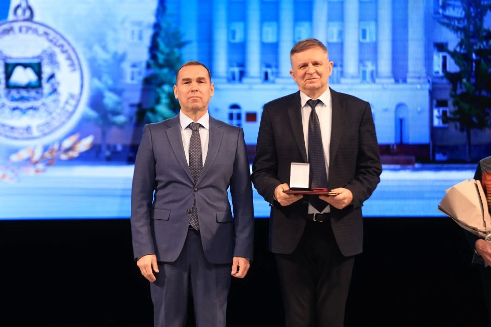 Указом Президента Российской Федерации врачи Курганской области удостоены высокого государственного звания «Заслуженный врач Российской Федерации» Указом Президента Российской Федерации врачи Курганской области удостоены высокого государственного звания «Заслуженный врач Российской Федерации»