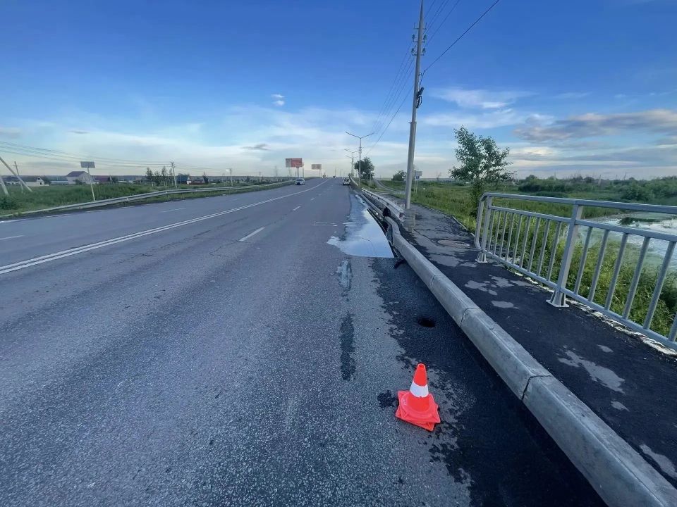 Упал с тротуара под колеса: велосипедист погиб на шоссе Тюнина в Кургане