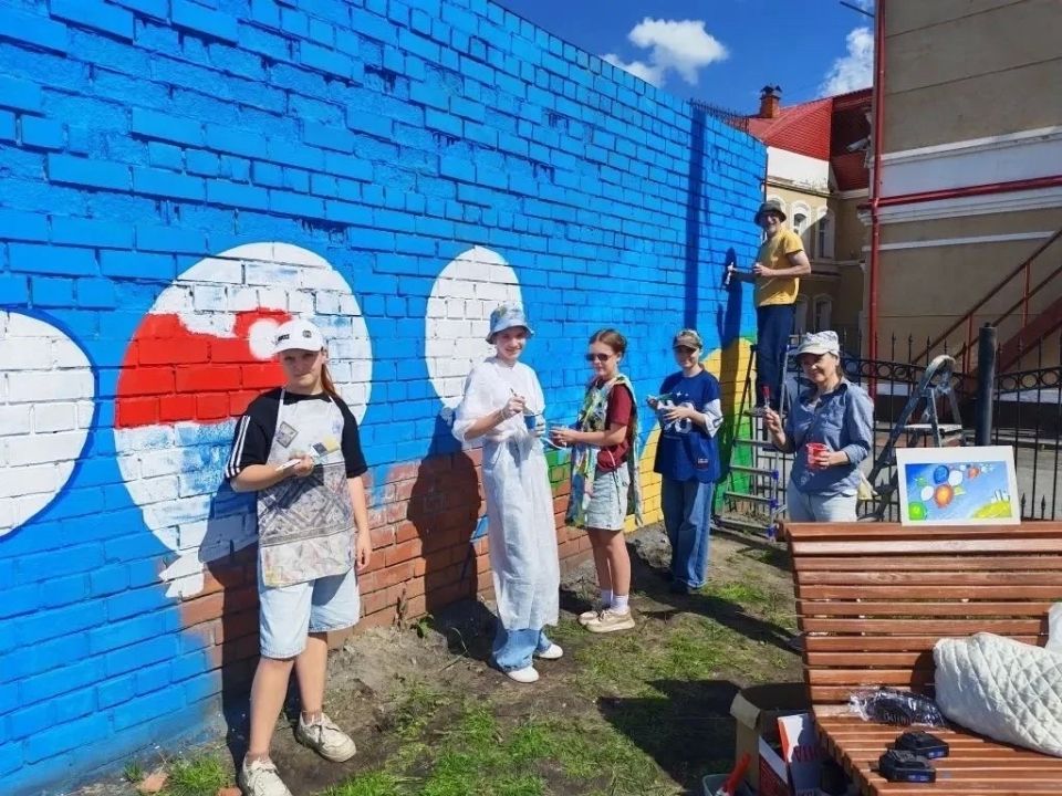 В Кургане стартовала акция «Раскрась свой город» В Кургане стартовала акция «Раскрась свой город»