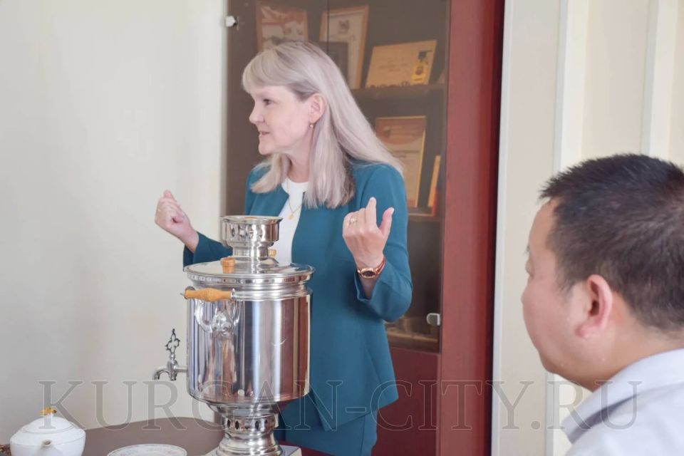 Также китайская делегация побывала с визитом в департаменте социальной политики администрации Кургана Также китайская делегация побывала с визитом в департаменте социальной политики администрации Кургана