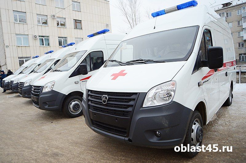 Курганский певец Жека записал песню ко Дню медика, которую исполнит с врачом