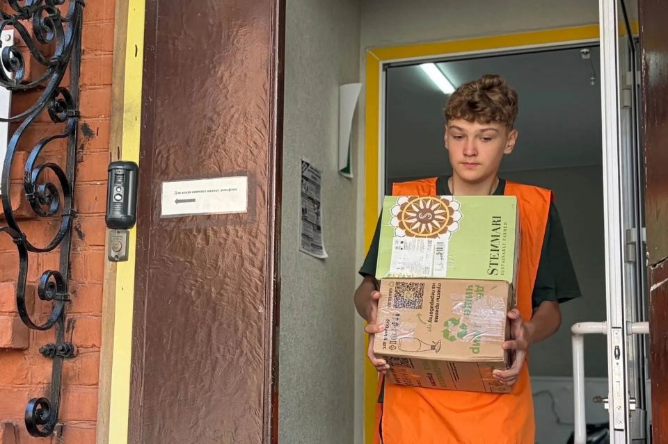 В Кургане продолжается ежегодная акция «Я люблю Курган! — Трудовые отряды», которая уже 25 лет объединяет школьников в стремлении сделать родной город чище и красивее В Кургане продолжается ежегодная акция «Я люблю Курган! — Трудовые отряды», которая уже 25 лет объединяет школьников в стремлении сделать родной город чище и красивее