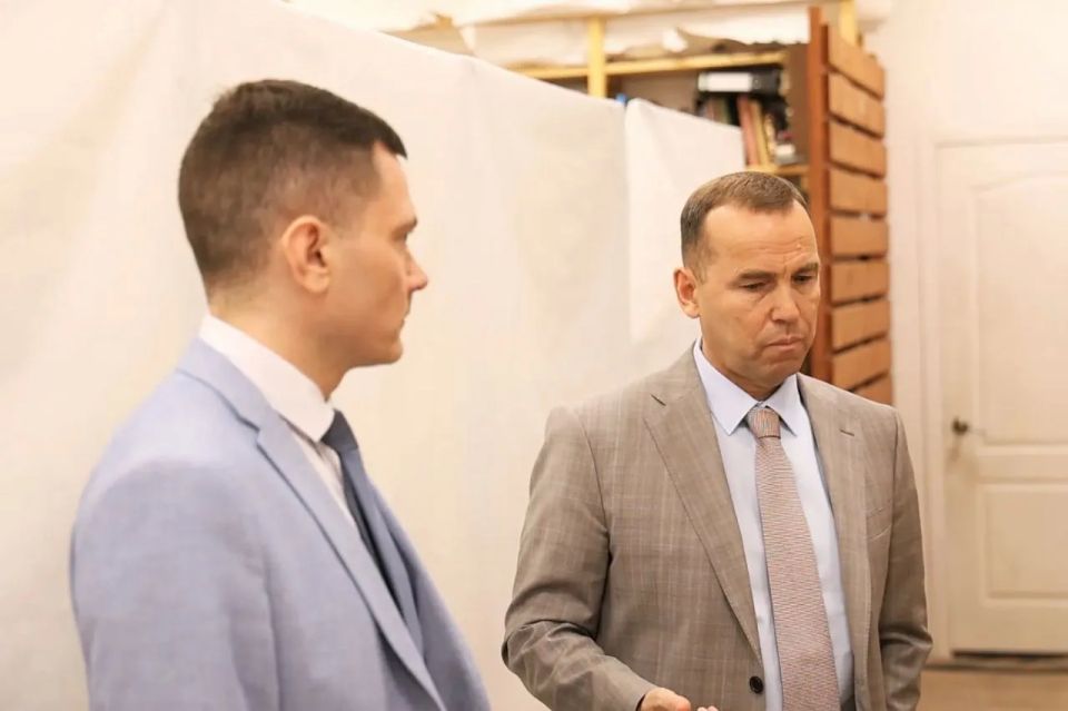 Вадим Шумков: Посмотрели, как идут работы по ремонту музея истории города Вадим Шумков: Посмотрели, как идут работы по ремонту музея истории города