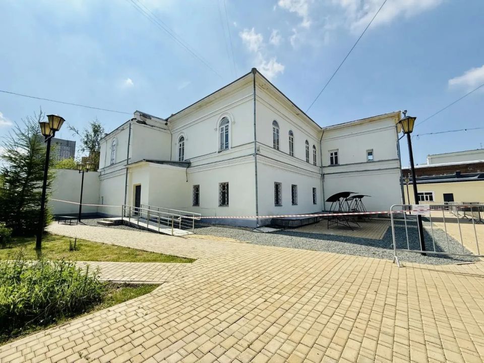 Вадим Шумков: Посмотрели, как идут работы по ремонту музея истории города Вадим Шумков: Посмотрели, как идут работы по ремонту музея истории города