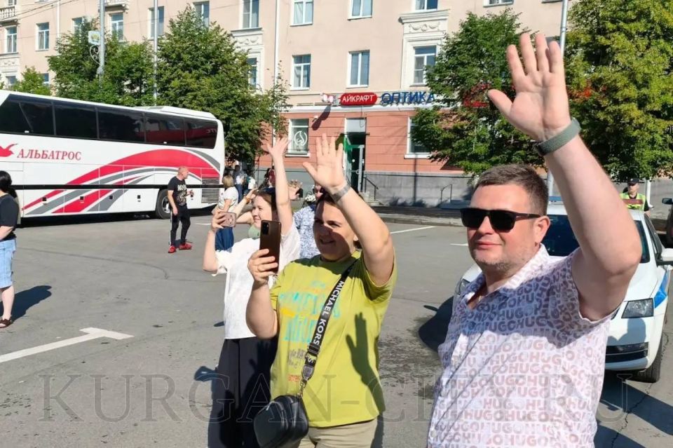 Сегодня, 19 июня, стартовала вторая смена в городских загородных оздоровительных лагерях имени Островского, «Звёздный» и «Зеркальный» Сегодня, 19 июня, стартовала вторая смена в городских загородных оздоровительных лагерях имени Островского, «Звёздный» и «Зеркальный»