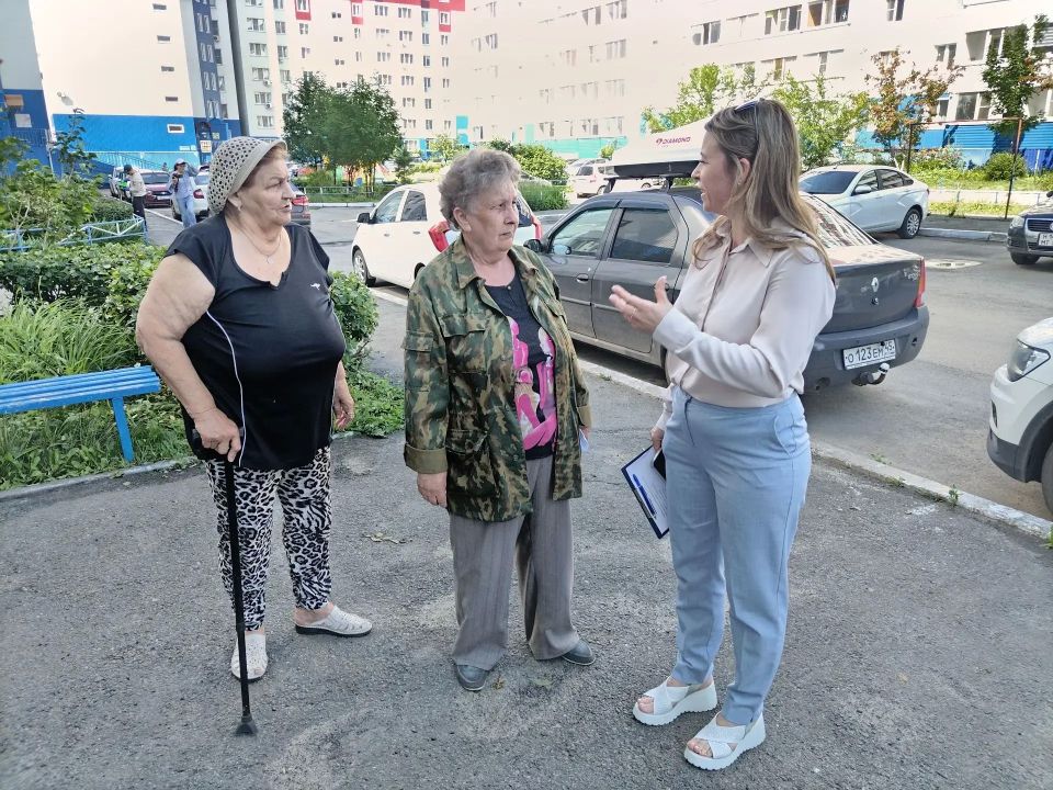 Журналистский «санитарный патруль» совместно с руководителем Государственной жилищной инспекции Курганской области Еленой Хромовой и помощником прокурора города Кургана, советником юстиции Вячеславом Недорезовым оценил... Журналистский «санитарный патруль» совместно с руководителем Государственной жилищной инспекции Курганской области Еленой Хромовой и помощником прокурора города Кургана, советником юстиции Вячеславом Недорезовым оценил...
