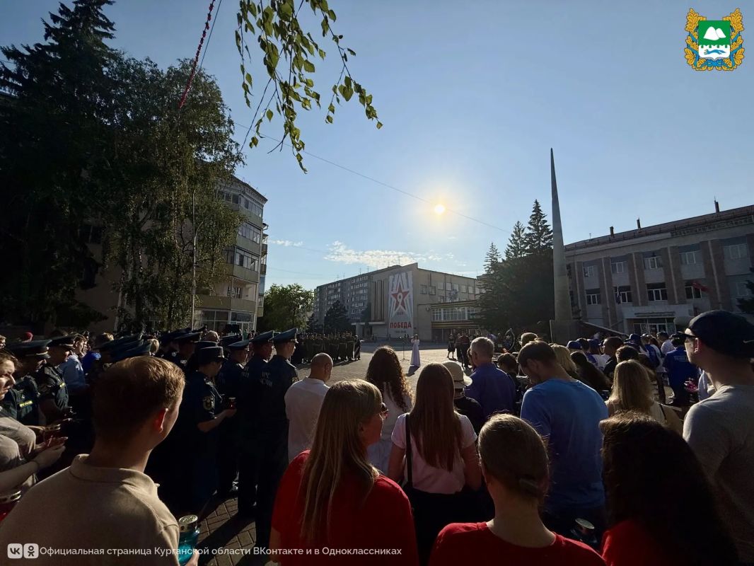 Сотни лампад зажглись в Кургане накануне Дня памяти и скорби Сотни лампад зажглись в Кургане накануне Дня памяти и скорби