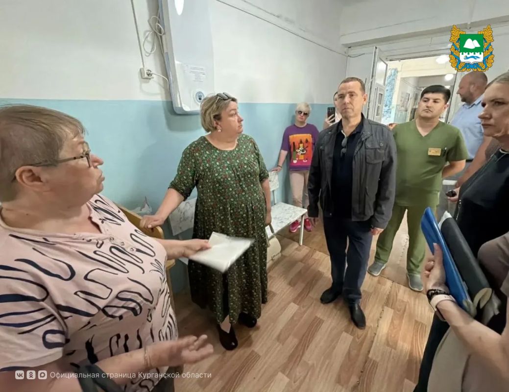 Губернатор Вадим Шумков в рамках рабочего выезда в Мокроусовский округ дал поручения по смене недобросовестного подрядчика и наведению порядка в больнице Мокроусово Губернатор Вадим Шумков в рамках рабочего выезда в Мокроусовский округ дал поручения по смене недобросовестного подрядчика и наведению порядка в больнице Мокроусово