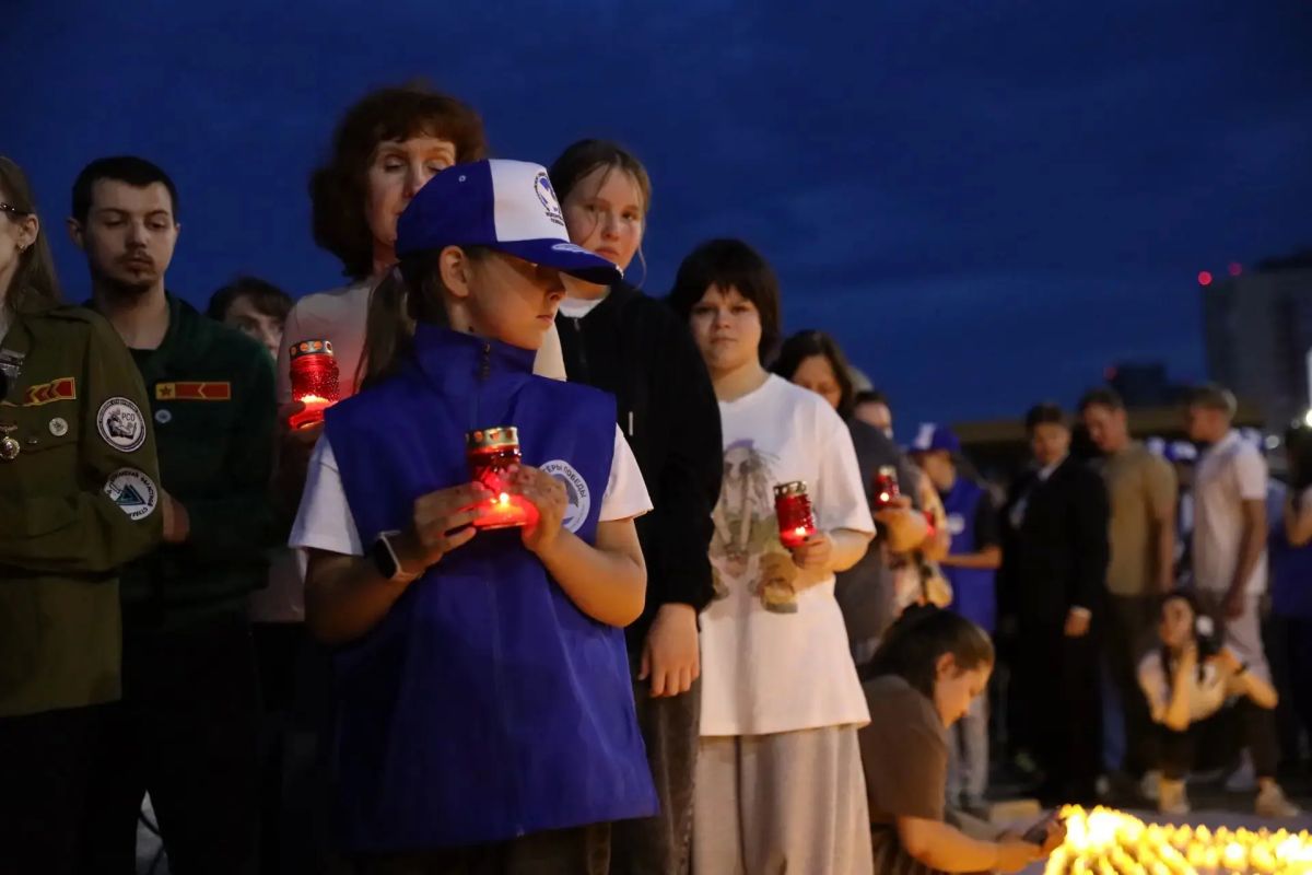 В Кургане накануне Дня памяти и скорби, 21 июня, прошла традиционная акция «Огненные картины войны» В Кургане накануне Дня памяти и скорби, 21 июня, прошла традиционная акция «Огненные картины войны»