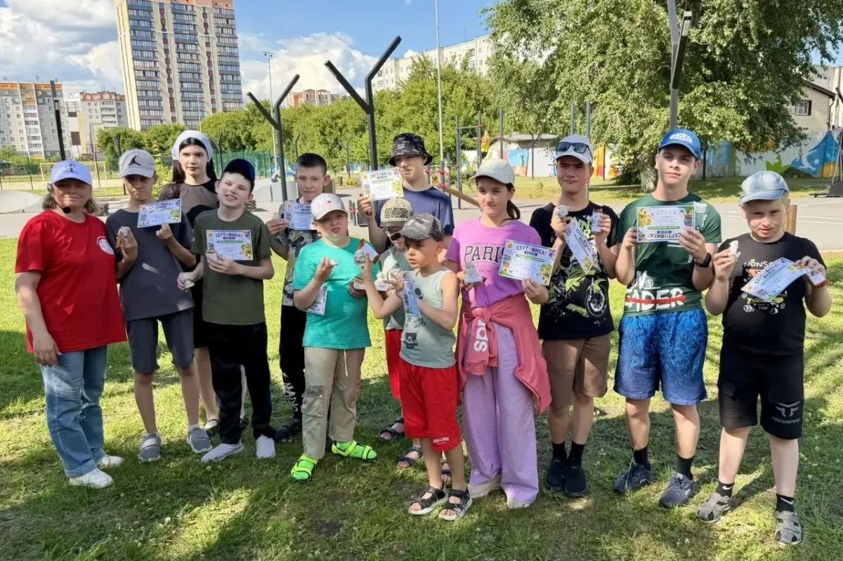 В Кургане продолжается ежегодный масштабный физкультурно-спортивный проект «СпортЛето», направленный на популяризацию здорового образа жизни и привлечение взрослых и детей к регулярным занятиям физической культурой В Кургане продолжается ежегодный масштабный физкультурно-спортивный проект «СпортЛето», направленный на популяризацию здорового образа жизни и привлечение взрослых и детей к регулярным занятиям физической культурой
