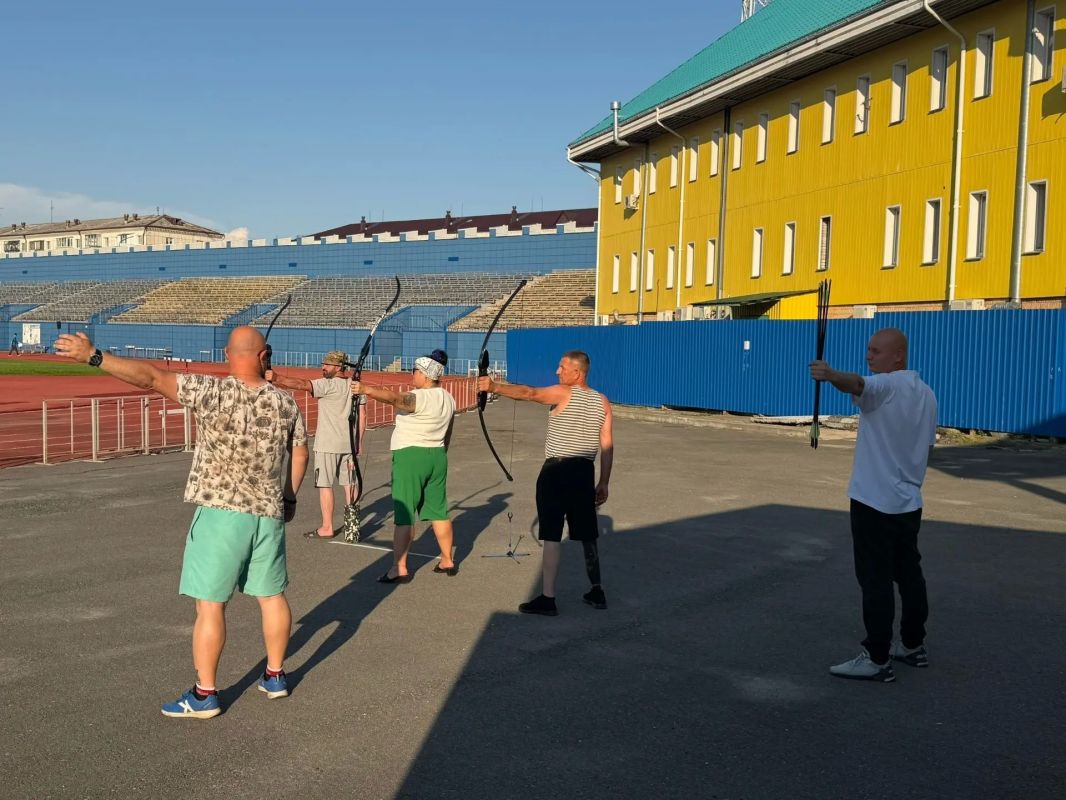 На Центральном стадионе состоялась первая тренировка по стрельбе из лука для ветеранов СВО На Центральном стадионе состоялась первая тренировка по стрельбе из лука для ветеранов СВО