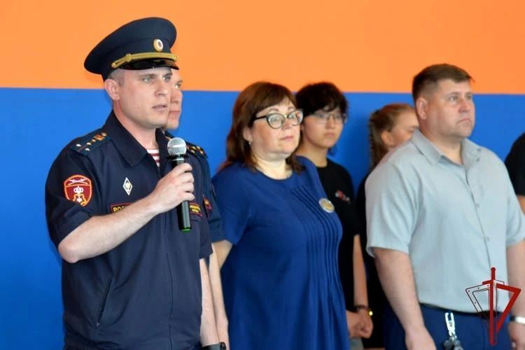 В Кургане на базе школы №11 прошла военно-спортивная игра для юнармейцев и кадетов «Огни дружбы» В Кургане на базе школы №11 прошла военно-спортивная игра для юнармейцев и кадетов «Огни дружбы»