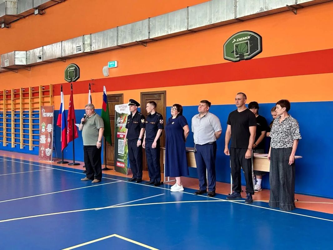 В Кургане на базе школы №11 прошла военно-спортивная игра для юнармейцев и кадетов «Огни дружбы» В Кургане на базе школы №11 прошла военно-спортивная игра для юнармейцев и кадетов «Огни дружбы»