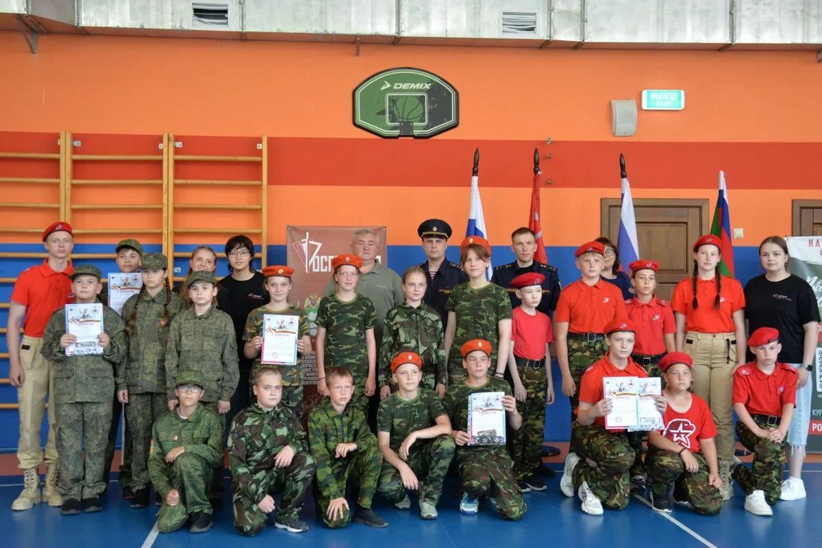 В Кургане на базе школы №11 прошла военно-спортивная игра для юнармейцев и кадетов «Огни дружбы» В Кургане на базе школы №11 прошла военно-спортивная игра для юнармейцев и кадетов «Огни дружбы»