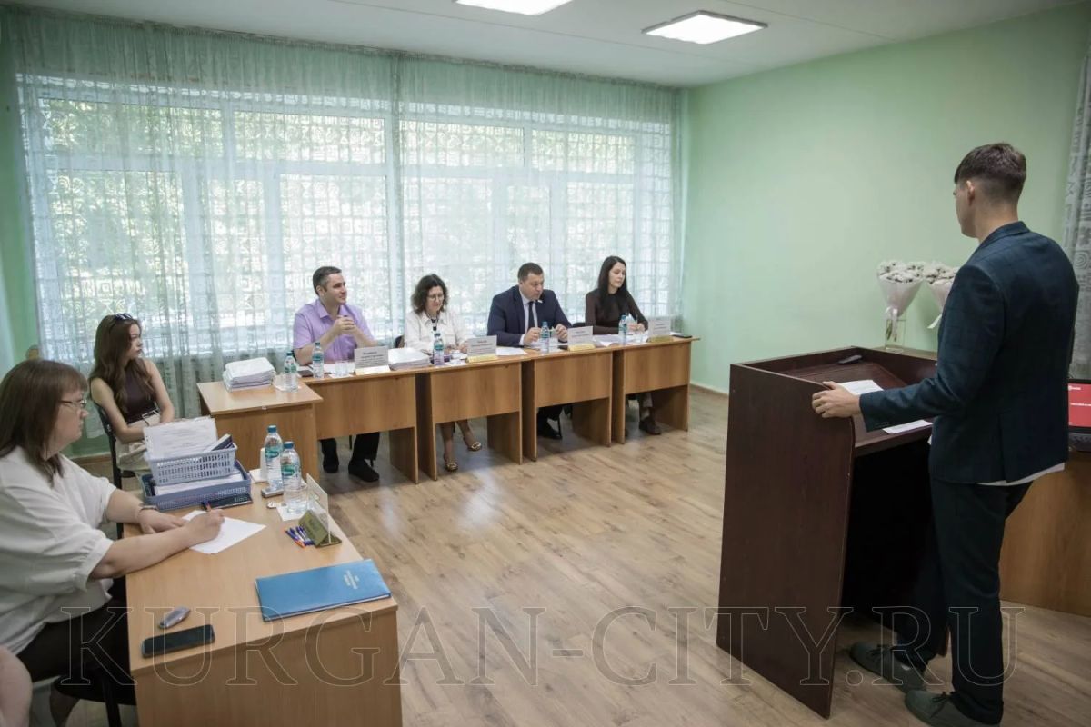 В Курганском филиале Российской академии народного хозяйства и государственной службы при президенте РФ сегодня состоялась защита дипломных работ по специальности «Государственное и муниципальное управление» В Курганском филиале Российской академии народного хозяйства и государственной службы при президенте РФ сегодня состоялась защита дипломных работ по специальности «Государственное и муниципальное управление»