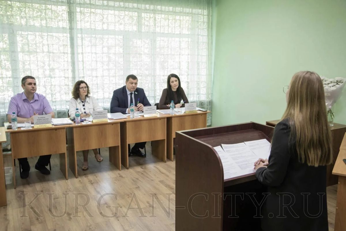 В Курганском филиале Российской академии народного хозяйства и государственной службы при президенте РФ сегодня состоялась защита дипломных работ по специальности «Государственное и муниципальное управление» В Курганском филиале Российской академии народного хозяйства и государственной службы при президенте РФ сегодня состоялась защита дипломных работ по специальности «Государственное и муниципальное управление»
