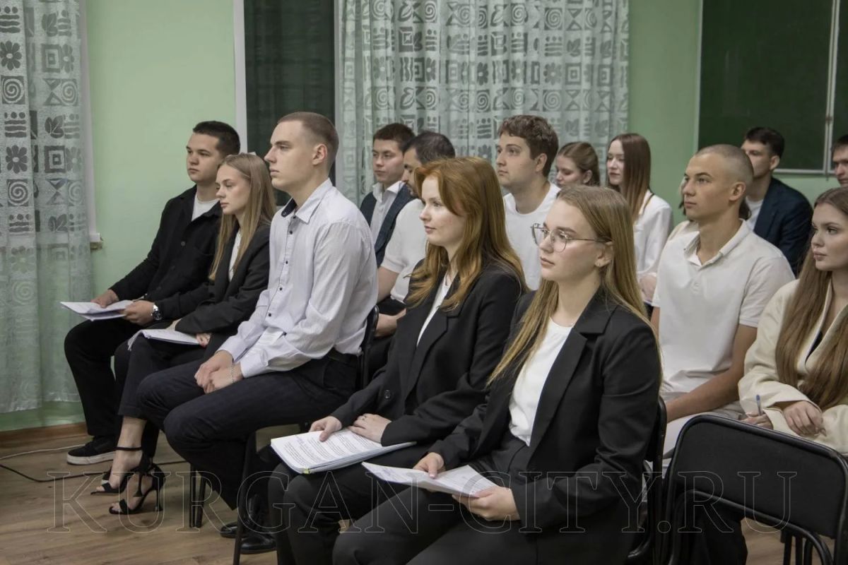 В Курганском филиале Российской академии народного хозяйства и государственной службы при президенте РФ сегодня состоялась защита дипломных работ по специальности «Государственное и муниципальное управление» В Курганском филиале Российской академии народного хозяйства и государственной службы при президенте РФ сегодня состоялась защита дипломных работ по специальности «Государственное и муниципальное управление»