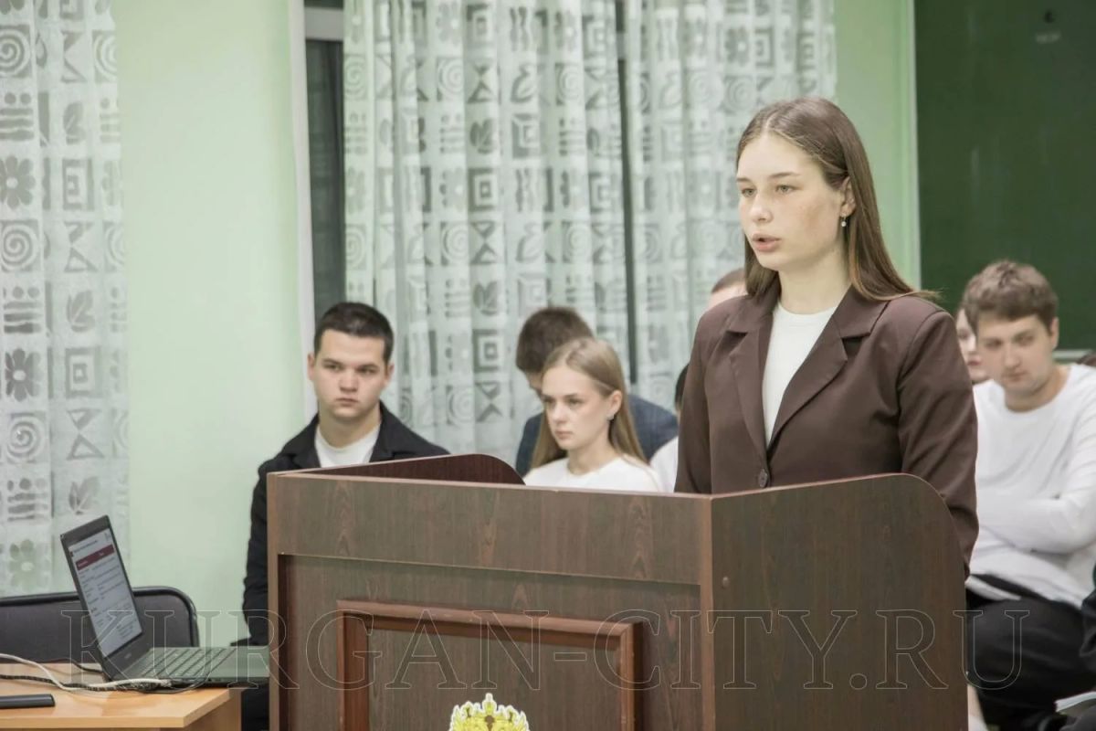 В Курганском филиале Российской академии народного хозяйства и государственной службы при президенте РФ сегодня состоялась защита дипломных работ по специальности «Государственное и муниципальное управление» В Курганском филиале Российской академии народного хозяйства и государственной службы при президенте РФ сегодня состоялась защита дипломных работ по специальности «Государственное и муниципальное управление»