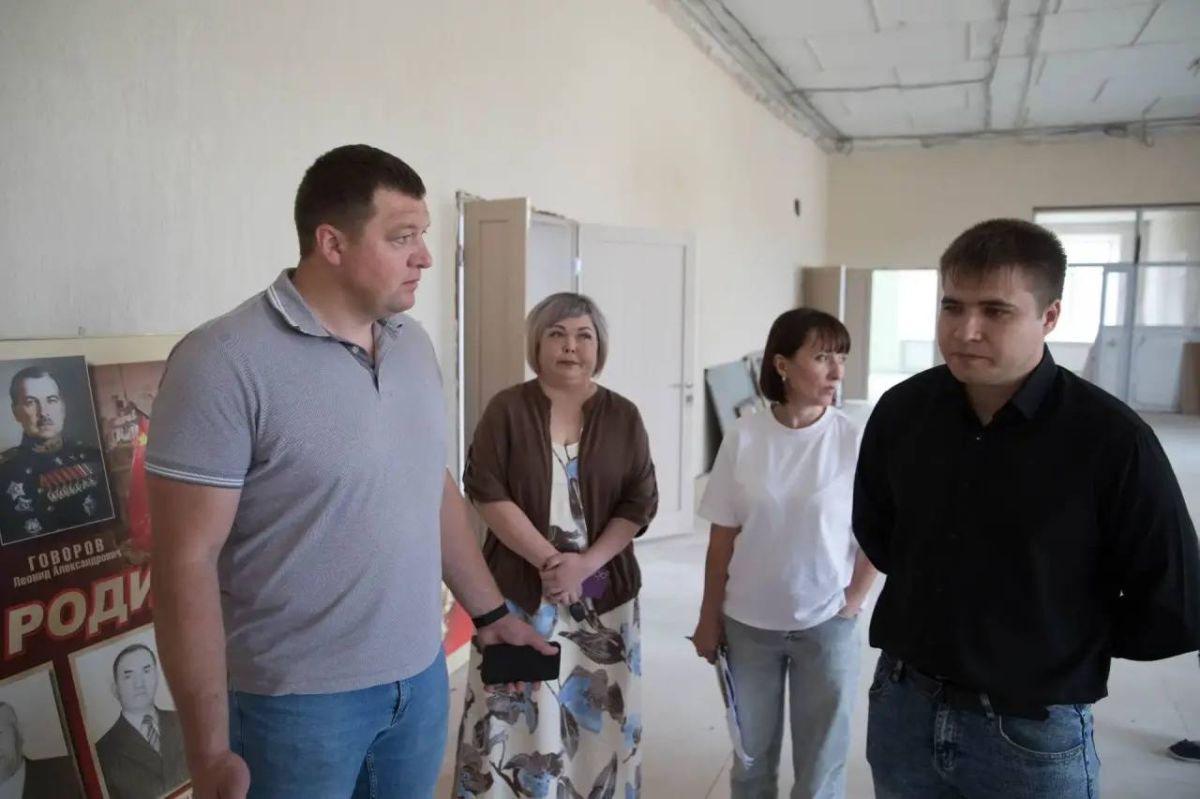 Антон Науменко: Также во время объезда проверили, как идут ремонты школ и детских садов, которые приводятся в порядок при поддержке главы региона в рамках национальных проектов «Семья» и «Молодежь и дети» Антон Науменко: Также во время объезда проверили, как идут ремонты школ и детских садов, которые приводятся в порядок при поддержке главы региона в рамках национальных проектов «Семья» и «Молодежь и дети»