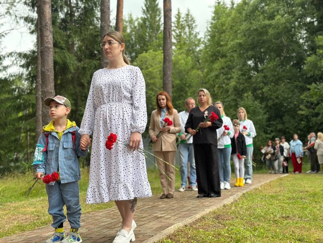 На белорусско-российской границе состоялась международная встреча «Курган Дружбы» На белорусско-российской границе состоялась международная встреча «Курган Дружбы»