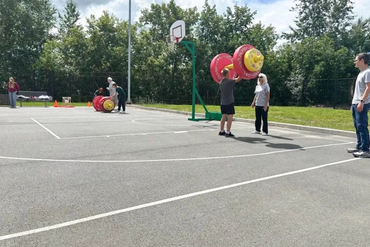 В Кургане продолжается проект «СпортЛето», в рамках которого горожан любого возраста приглашают принять участие в мастер-классах, тренировках и спортивном отдыхе В Кургане продолжается проект «СпортЛето», в рамках которого горожан любого возраста приглашают принять участие в мастер-классах, тренировках и спортивном отдыхе