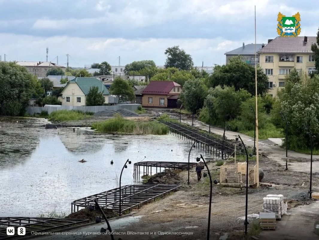 Губернатор Вадим Шумков проконтролировал реализацию очередного масштабного проекта благоустройства в Шумихе: в этом году на берегу озера Копанец появятся красивая набережная и уютная зона отдыха Губернатор Вадим Шумков проконтролировал реализацию очередного масштабного проекта благоустройства в Шумихе: в этом году на берегу озера Копанец появятся красивая набережная и уютная зона отдыха