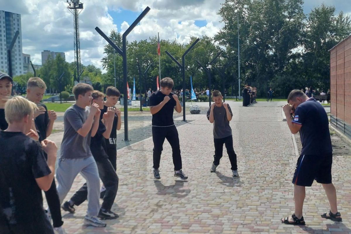 В Кургане продолжается проект «СпортЛето», в рамках которого горожан любого возраста приглашают принять участие в мастер-классах, тренировках и спортивном отдыхе В Кургане продолжается проект «СпортЛето», в рамках которого горожан любого возраста приглашают принять участие в мастер-классах, тренировках и спортивном отдыхе