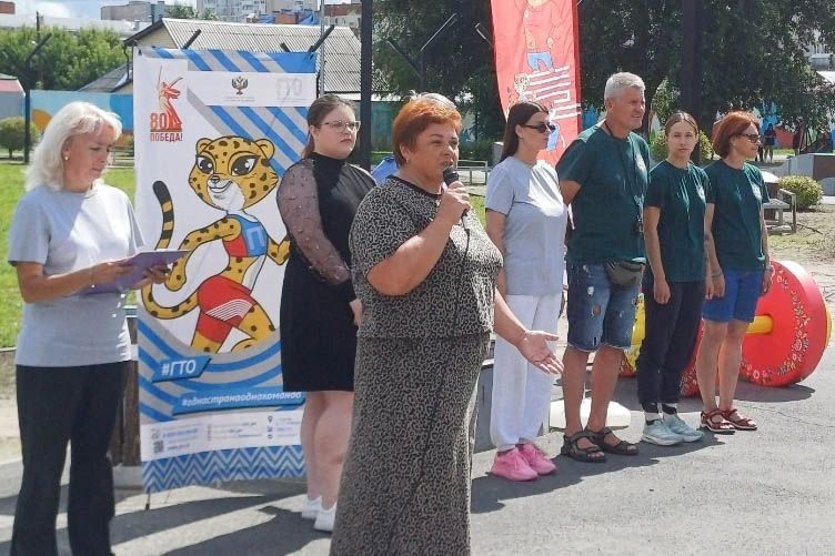 В Кургане продолжается проект «СпортЛето», в рамках которого горожан любого возраста приглашают принять участие в мастер-классах, тренировках и спортивном отдыхе В Кургане продолжается проект «СпортЛето», в рамках которого горожан любого возраста приглашают принять участие в мастер-классах, тренировках и спортивном отдыхе